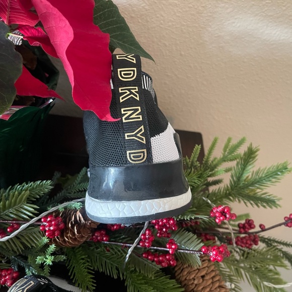 👟 DKNY black slip on sneaker - Picture 3 of 4